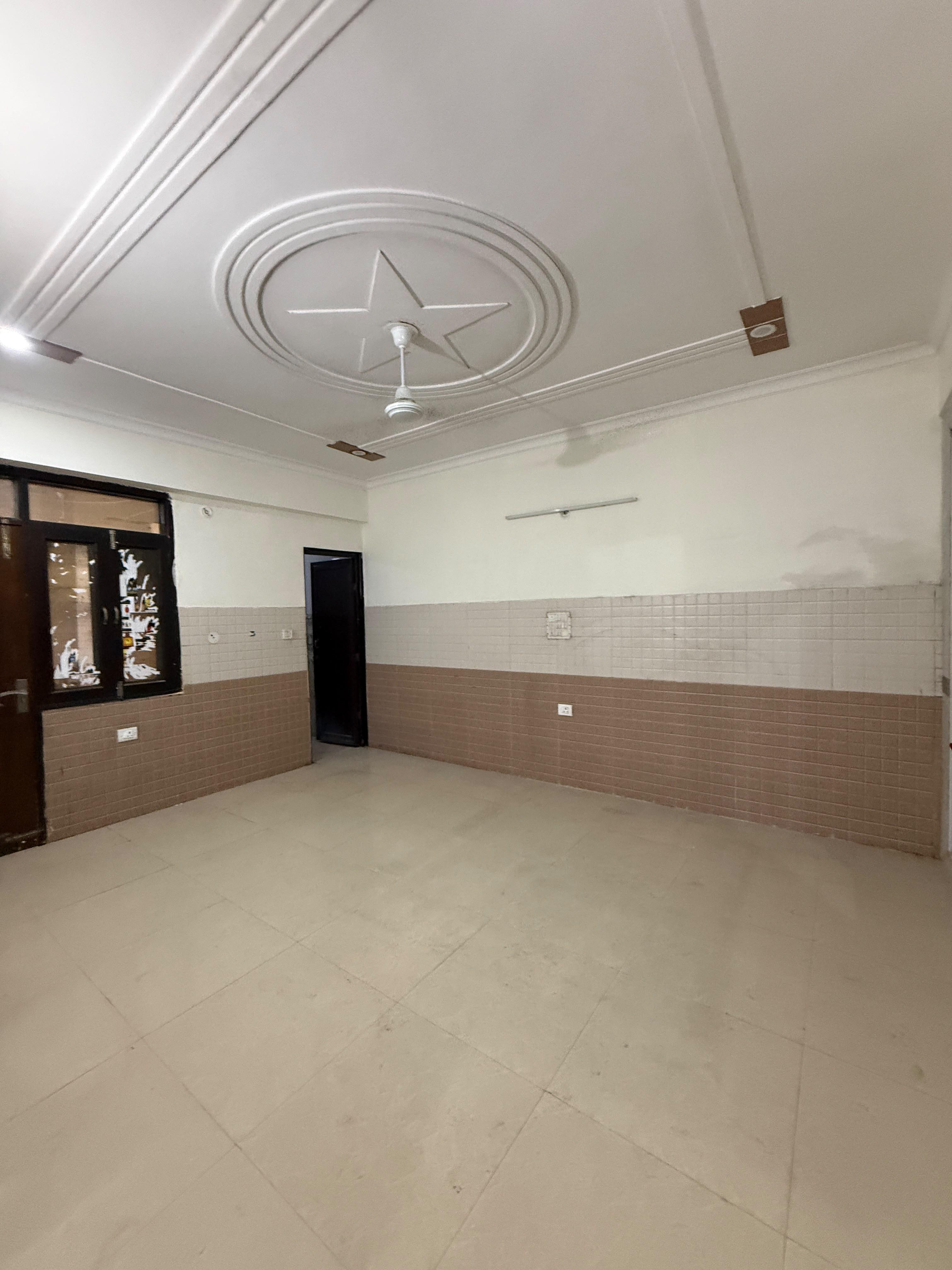 5+ BHK Flat for Rent, Sector 15A Noida — photo 3