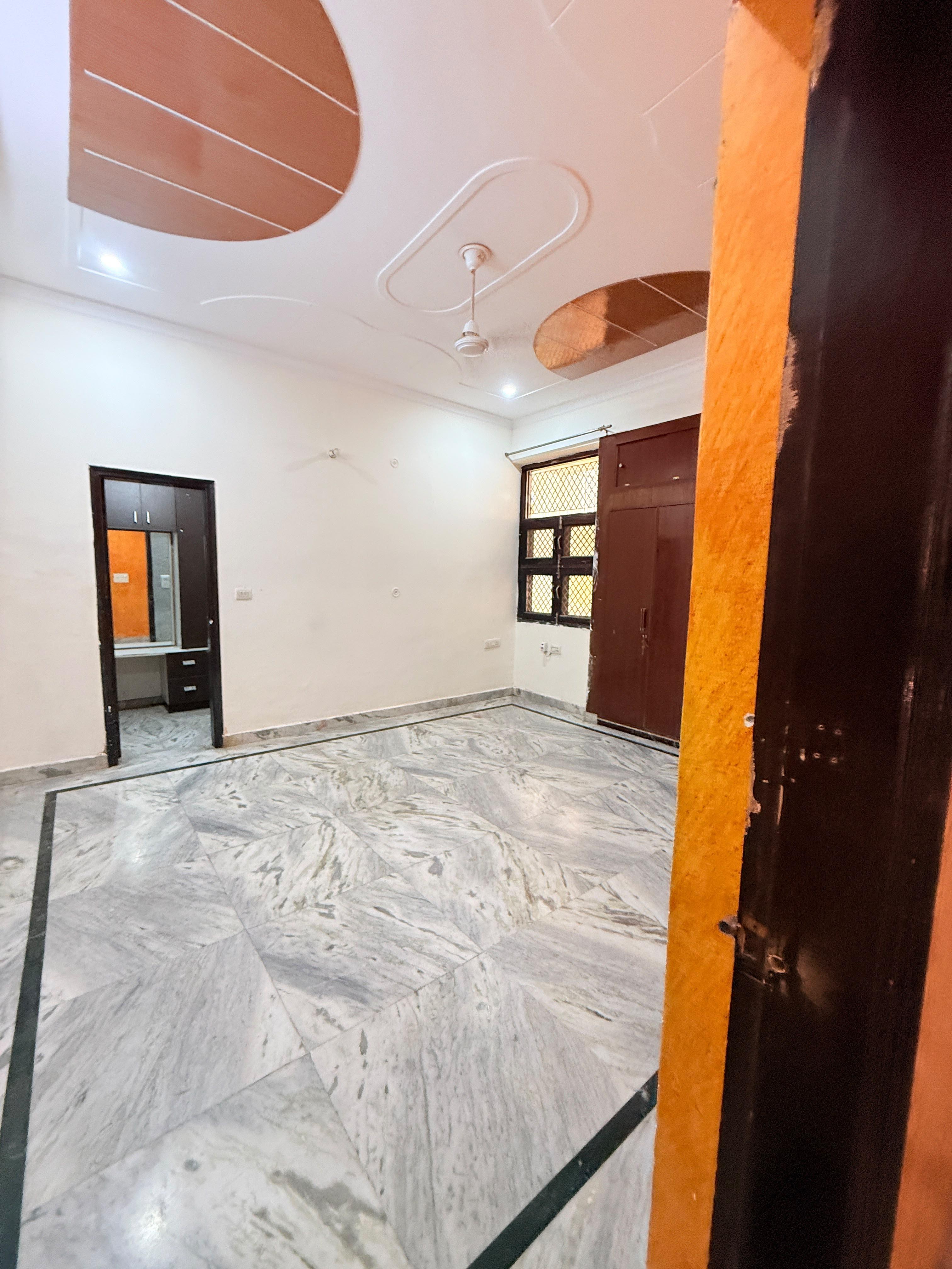 5+ BHK Flat for Rent, Sector 15A Noida — photo 6