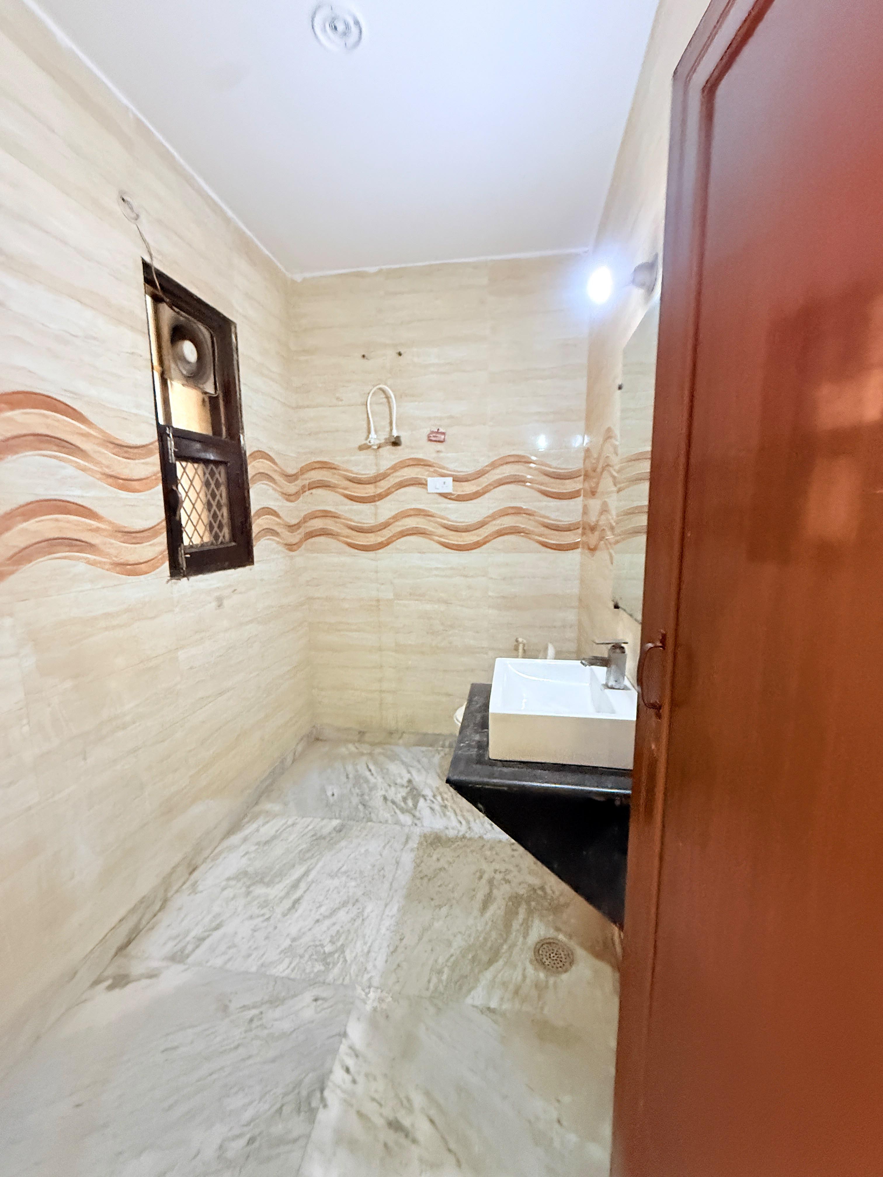 5+ BHK Flat for Rent, Sector 15A Noida — photo 7