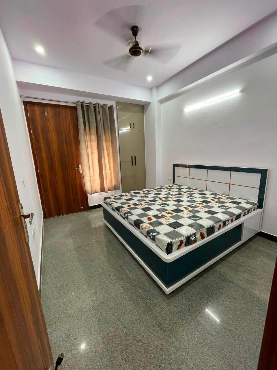 1 BHK Flat for Rent, Arun Vihar Sector 37 — photo 1