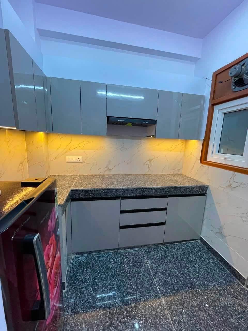 1 BHK Flat for Rent, Arun Vihar Sector 37 — photo 2