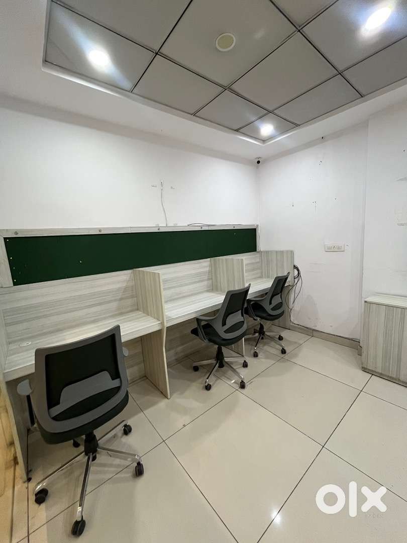 920 SQ FT SHOWROOM FOR SALE — photo 2